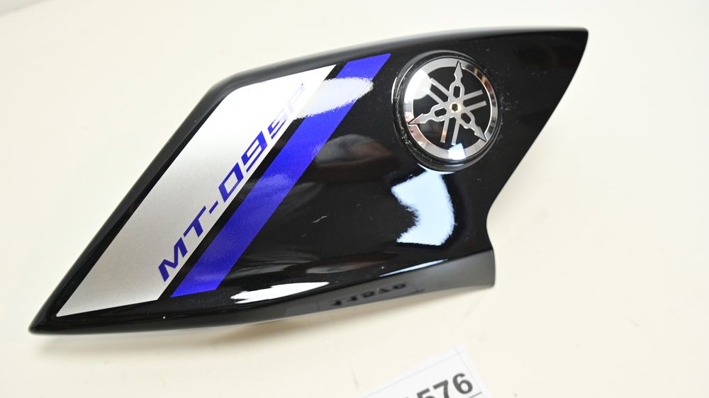 Carena Rezervor Benzina Stanga Yamaha MT09 / SP 2021 - 2023