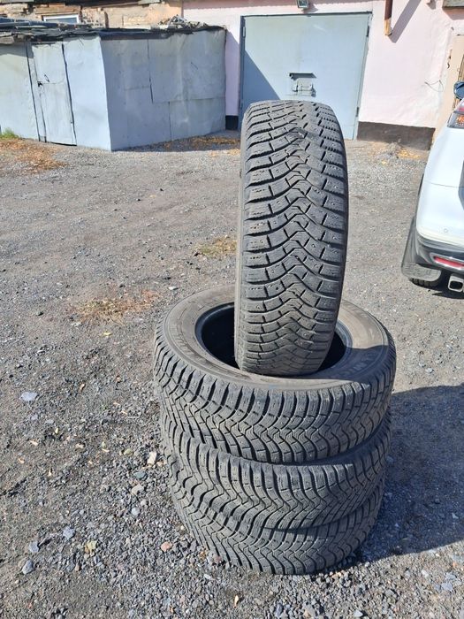 Продам зимние б/у шипы