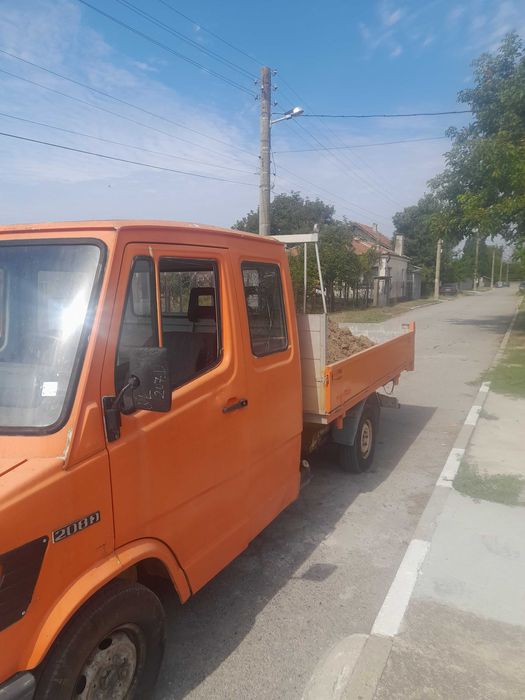 Танспортни услуги със Самосвали  3,5 тона, 15 тона и 35 тона. ,Бордови