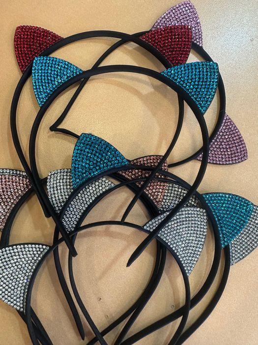 Диадема кристални ушички различни цветове