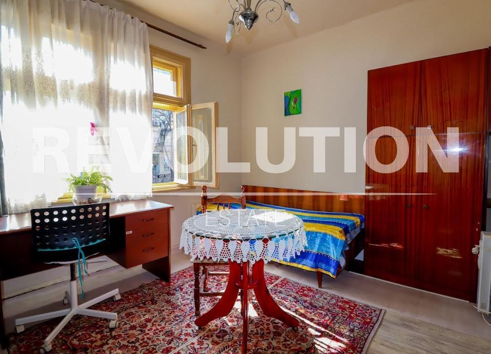 Дава се под наем Едностаен апартамент в Варна, ВИНС - 40 кв.м за 200 € - Снимка #1