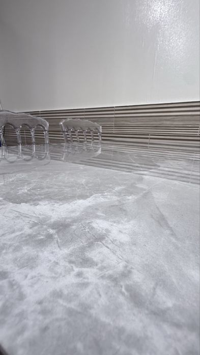 Продам стол искуственный камень