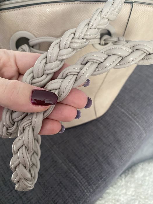 Geanta / Poseta crem noua