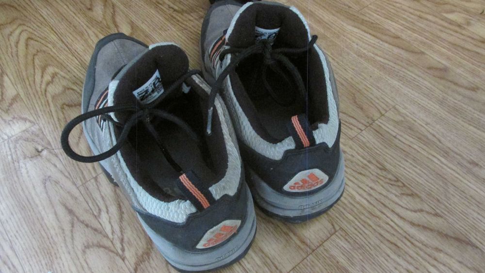 ADIDAS   ADIPRENE   Маратонки - номер  36.5 , Отлични