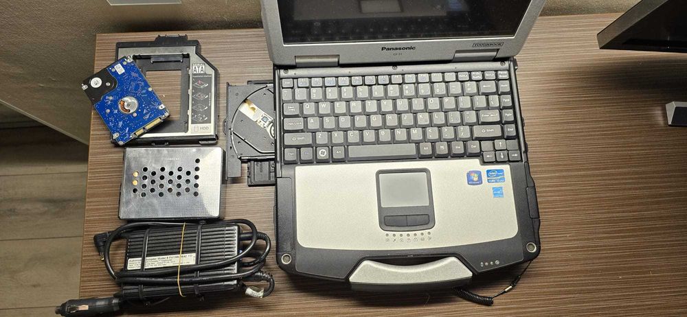 Vand Panasonic Toughbook CF31 impecabil cu accesorii