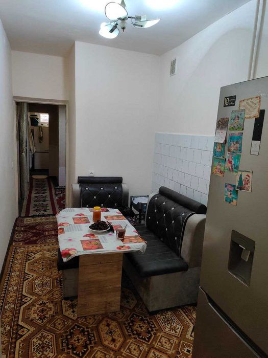 Квартира сотилади 1 этаж хамма шароити бор, 3/1/4