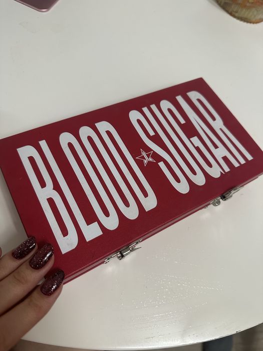 Палетка jeffree star blood sugar