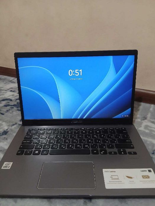 Noutbuk ASUS yangi