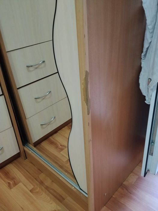 Продам угловой шкаф