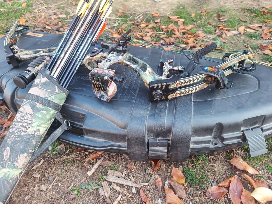 Vând arc compaund Hoyt de vânătoare