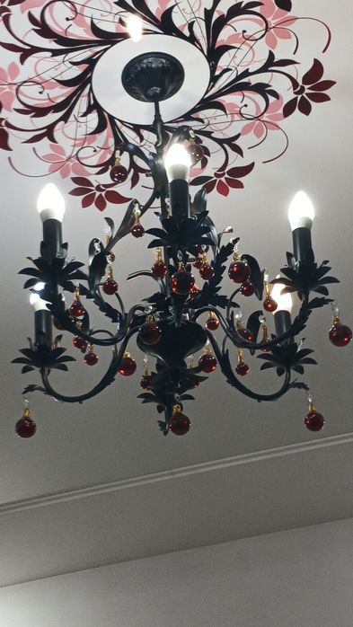 Продам люстры в хорошем состоянии