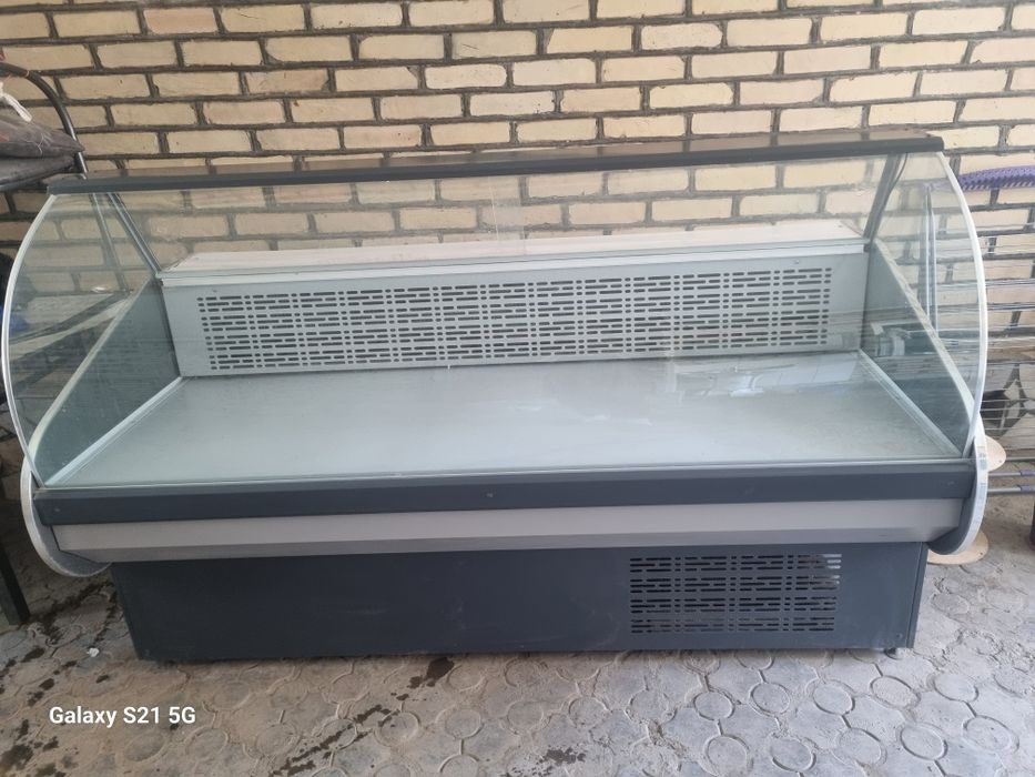 Витрина холодильник