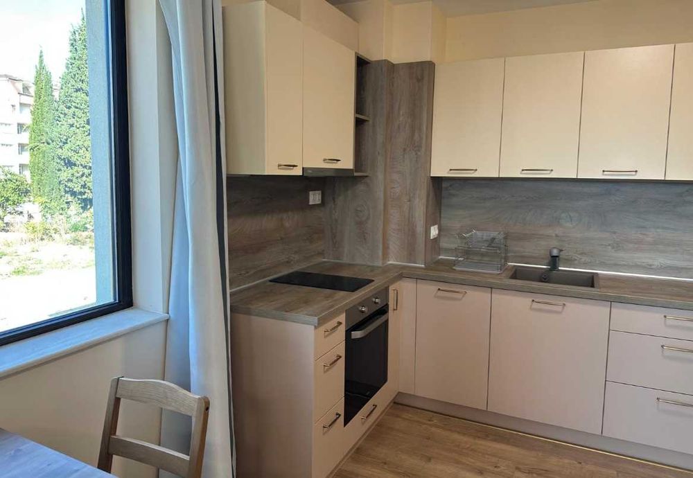 Дава се под наем Двустаен апартамент в к.к. Св.Св. Константин и Елена - 78 кв.м за 650 € - Снимка #5