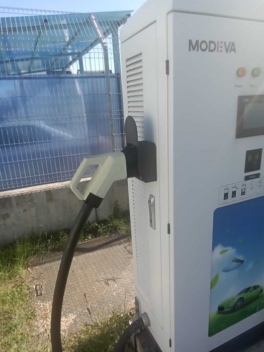 Бързозарядна DC станция за автомобили- 60 Kw