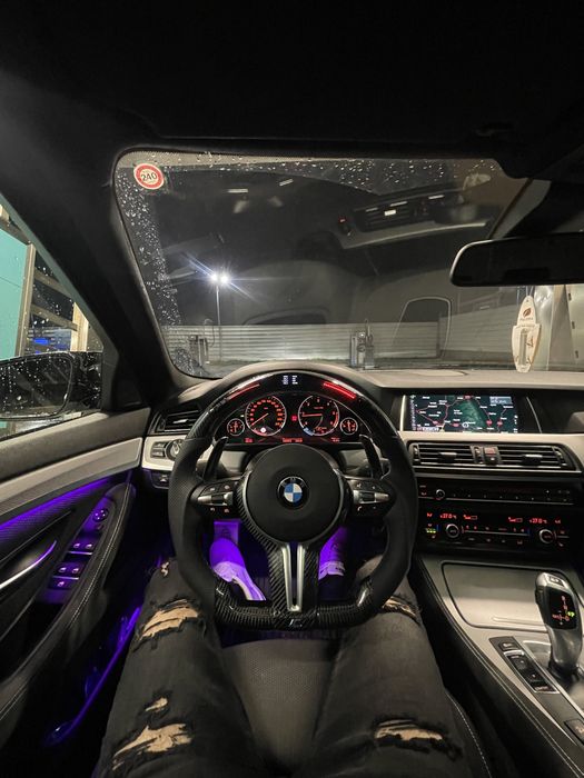 Volan M cu padele & race display LED BMW Seria 5, 6, 7 (F10, F01, etc)