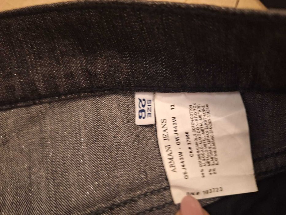 Blugi dama Armani Jeans noi , cu eticheta