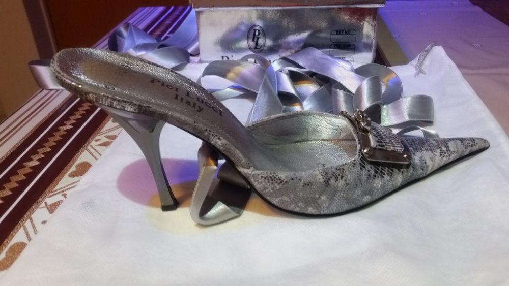 Елегантни дамски обувки