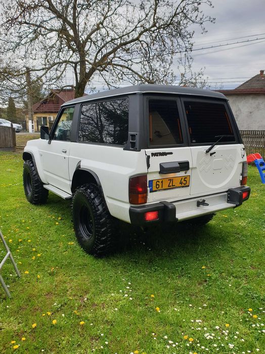 Geamuri laterale Nissan Patrol y60