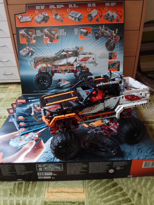 Lego Technic Masina 4x4 (Crawler 9398) 2 in 1, cu telecomanda.