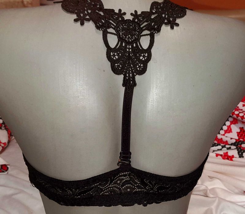 Сутиени:YvesSaintLaurent,Palmers, Triumph...