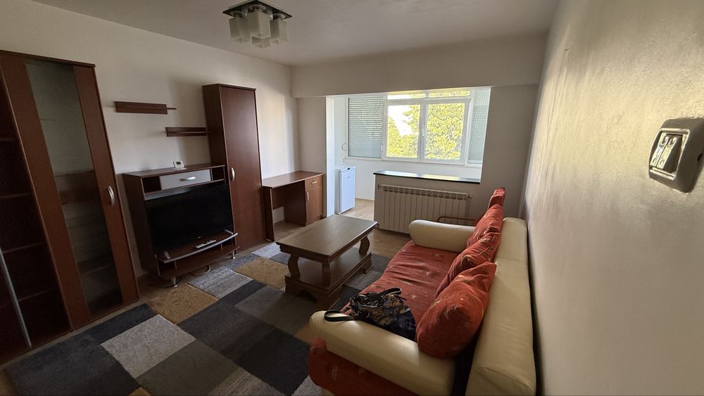 Apartament 3 camere de închiriat