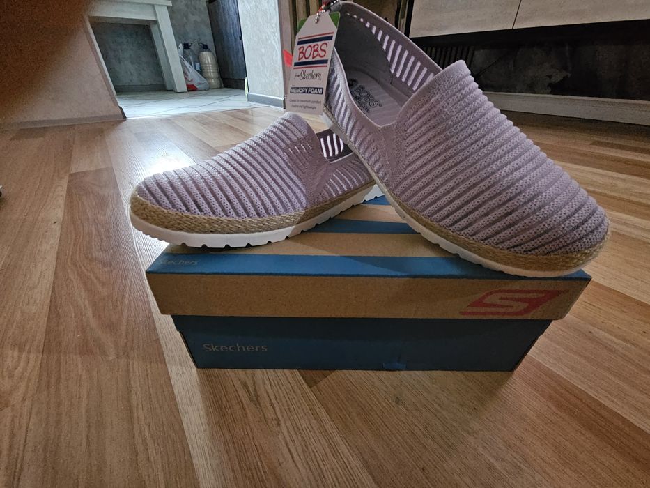 Skechers Оригинал. Новые. Летний вариант. Цвет лиловый (камера не пере