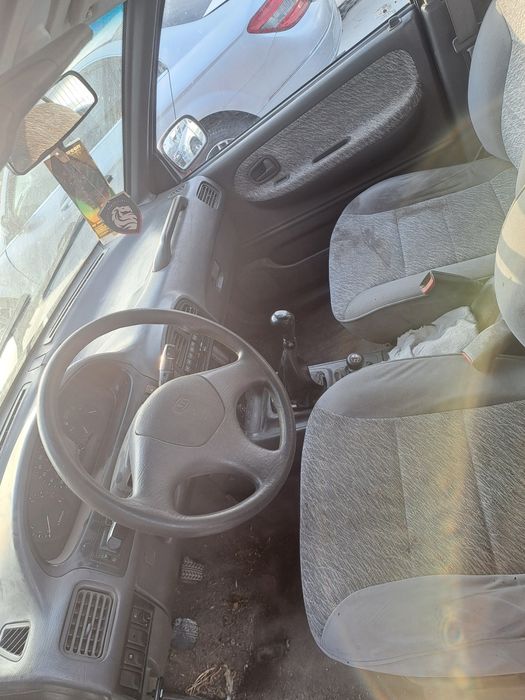 Киа Спортидж Kia Sportage 2.0 I САМО НА ЧАСТИ