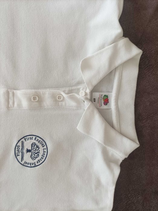 Униформена тениска на Първа английска гимназия