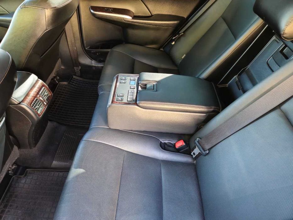 Продаю автомобиль Toyota Camry, Двигателем 3.5