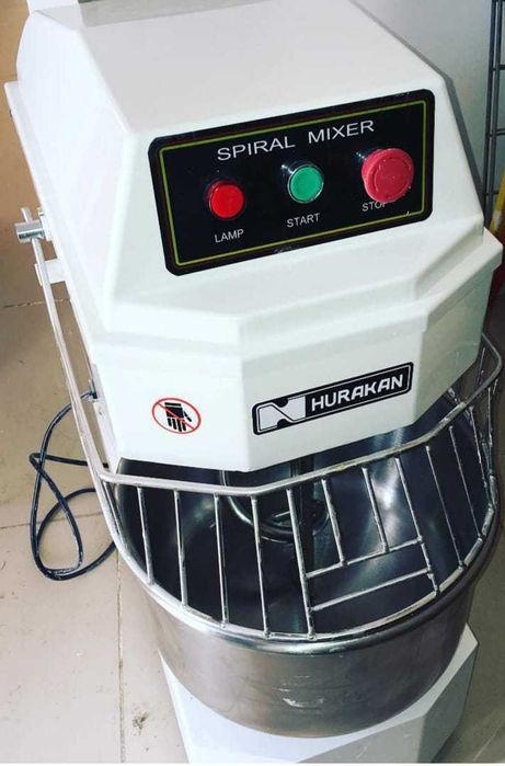 Тестомес спиральный на 20 литров.