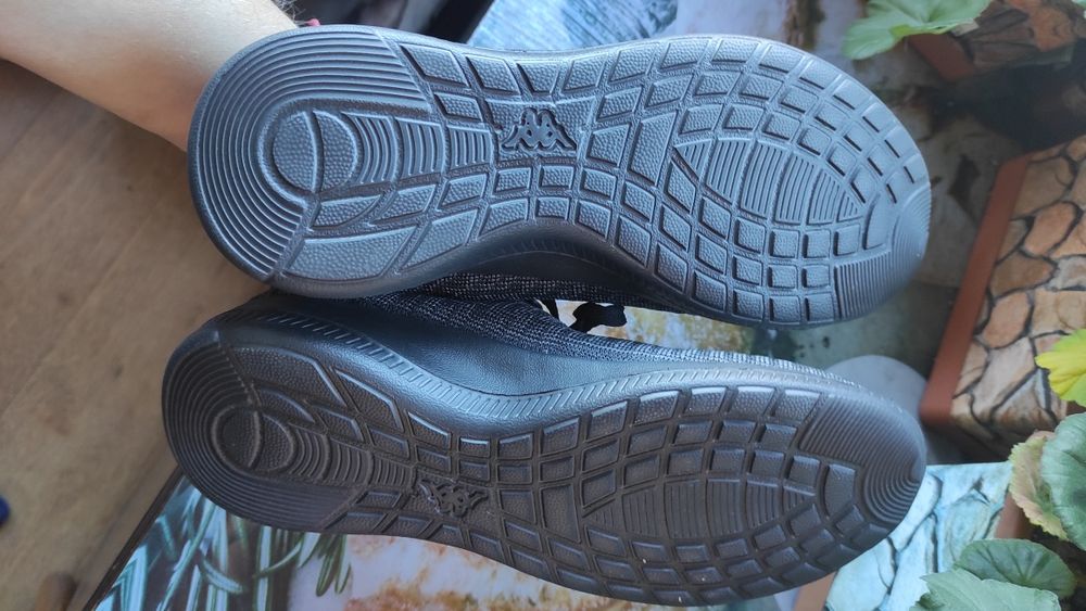 Чисто нови  маратонки kappa