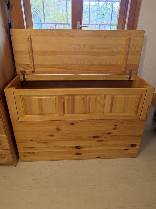 Скрин ракла от естествена дървесина