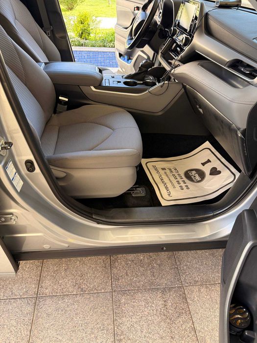 СРОЧНО Tayota Highlander HYBRID GLE 2022 год