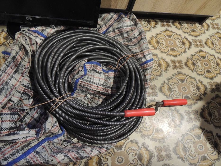 Трос для канализации чистки.