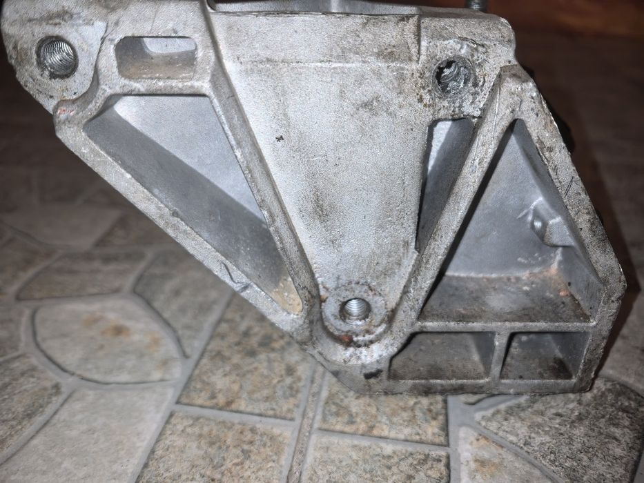 Подушка двс ауди