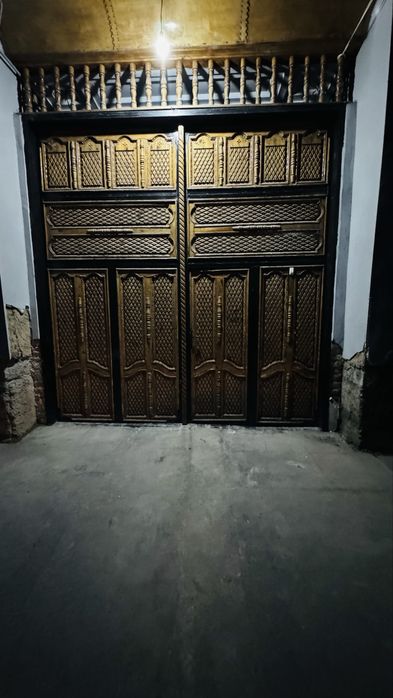 DARVOZA Sirochniga sotiladi