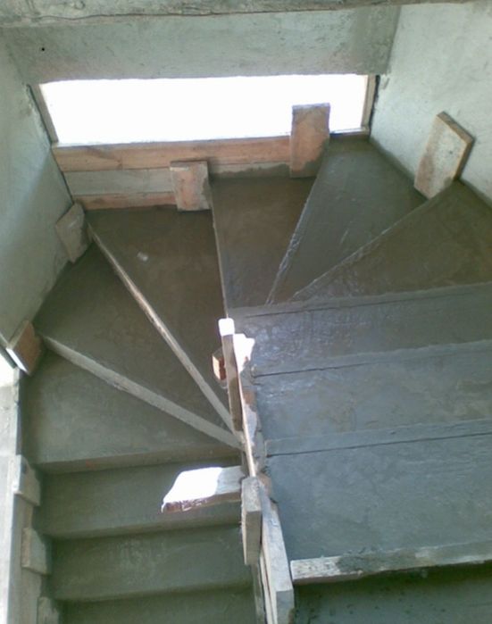 Scări din beton armat