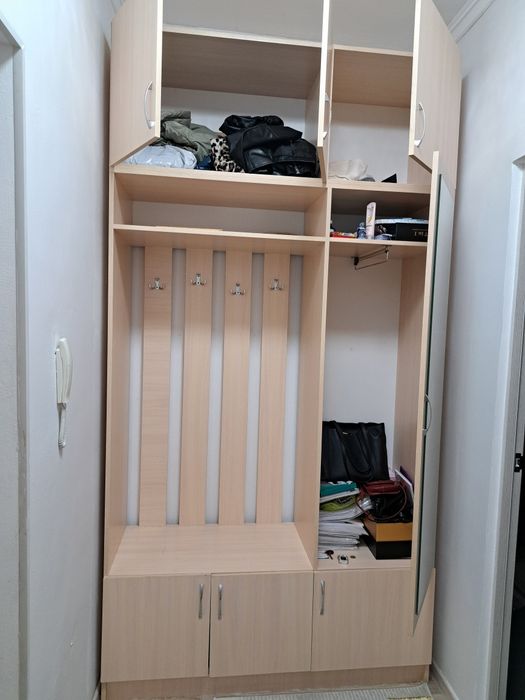 Шкаф в прихожую, 45 000тг.