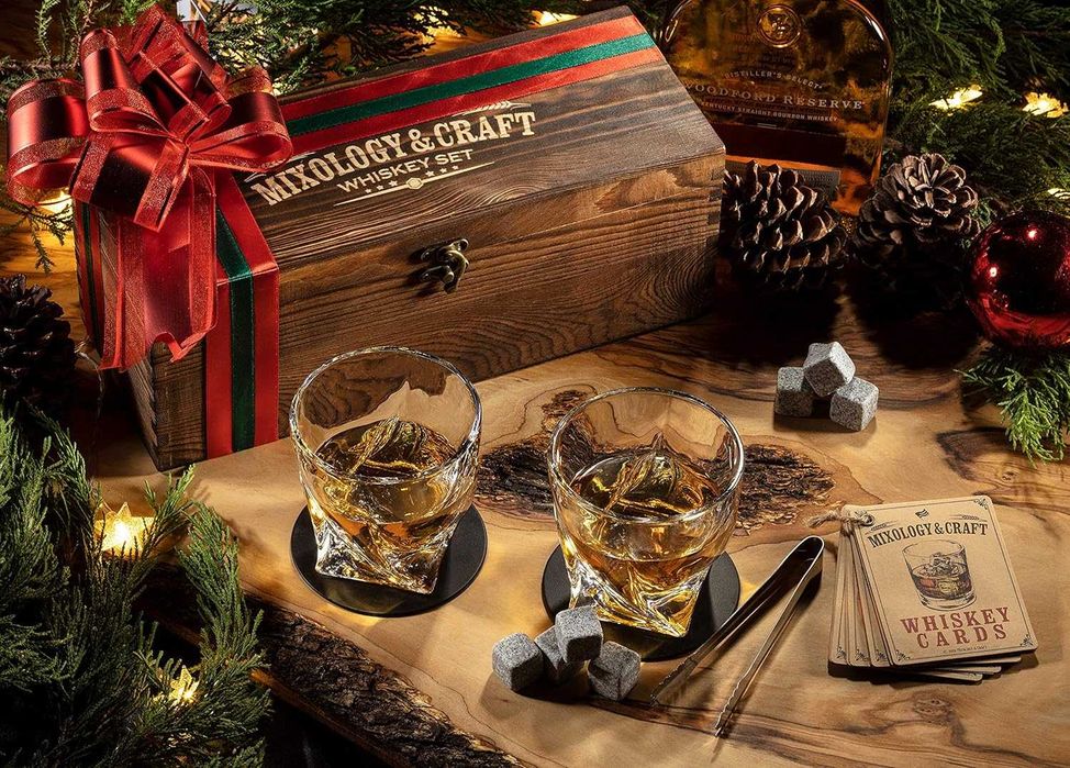 Подарък за мъж Луксозна дървена кутия с чаши за уиски и аксесоари