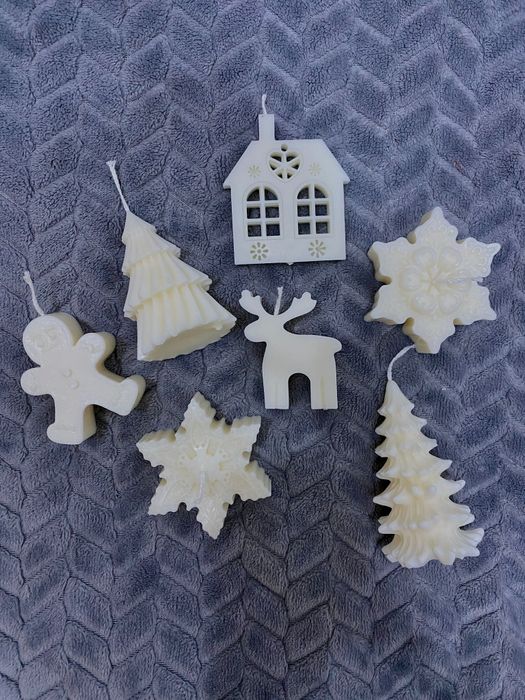 Cutii cadou Crăciun cu lumânări din ceară de soia și dulciuri