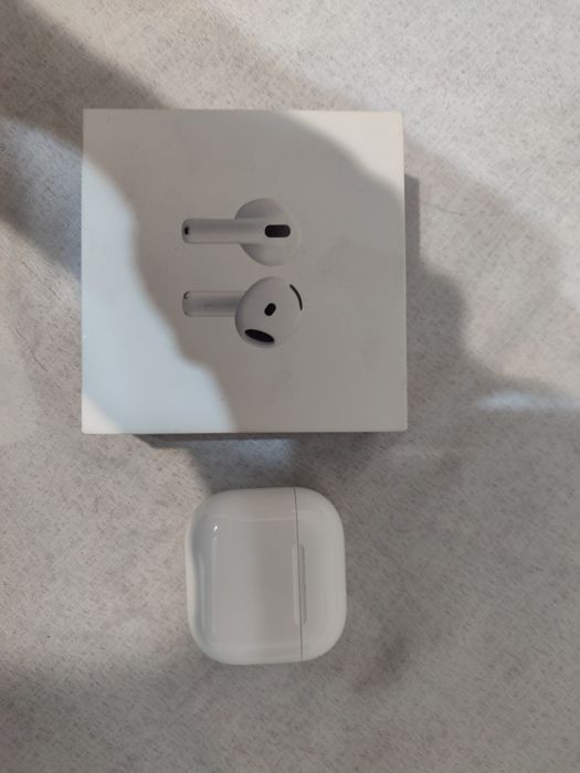 Продам airpods 4