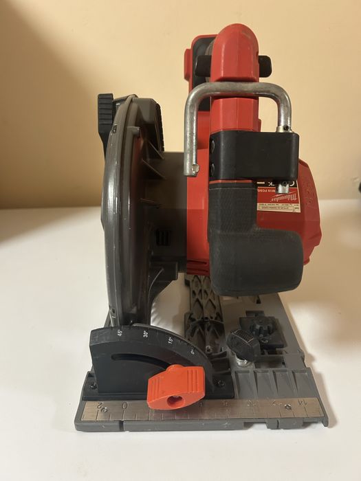 Circular Milwaukee M18 FCSG 66