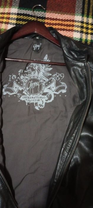 Черно кожено яке