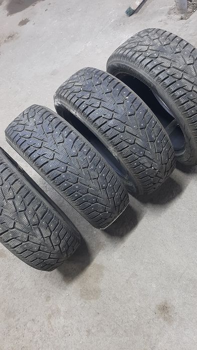 Шины зимние шипы!