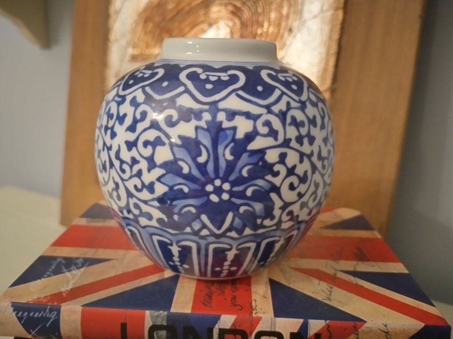 Старинен керамичен съд от Иран