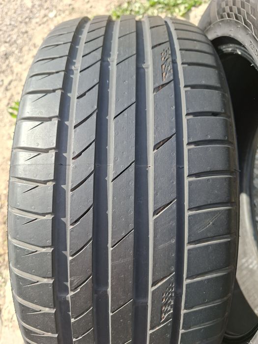 Продам шины. 235/50/18 кумхо экстра.