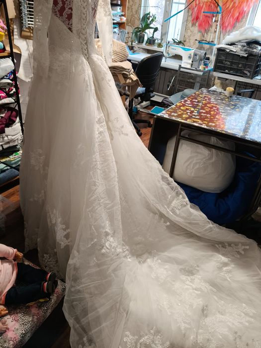 Свадебное платье со шлейфом 42-46р