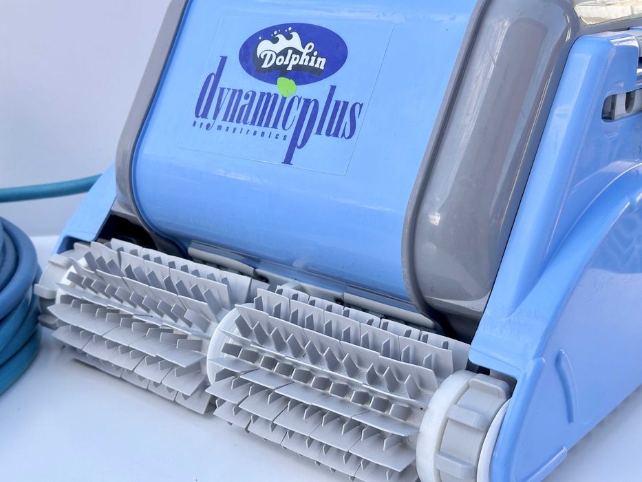 Robot curatare piscina Dolphin Dynamic Plus
