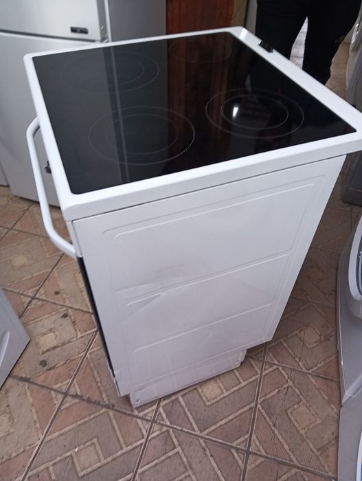 Свободно стояща печка с керамичен плот VOSS  2 години Гаранция!