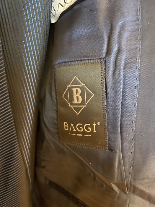 Продам костюм тройку